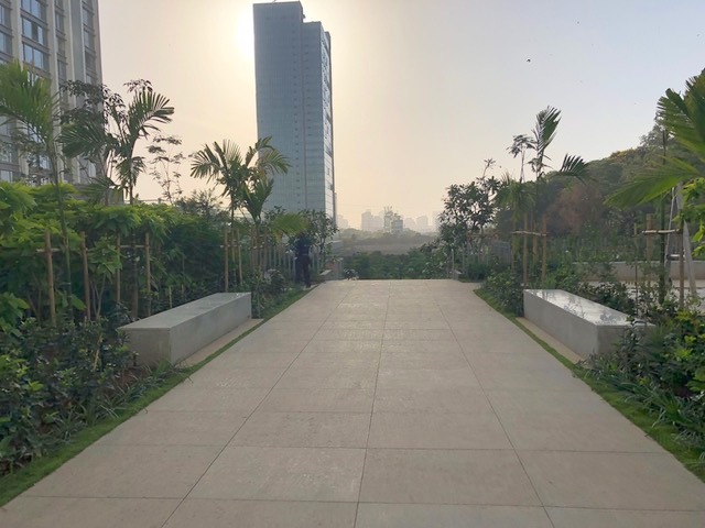 Garden1 - Oberoi Esquire, Goregaon East